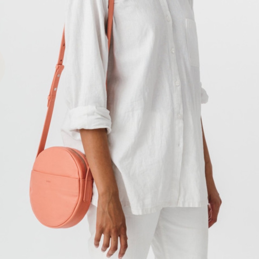 Baggu Circle Bag Purse Natural Milled Leather Melon Peach Crossbody
